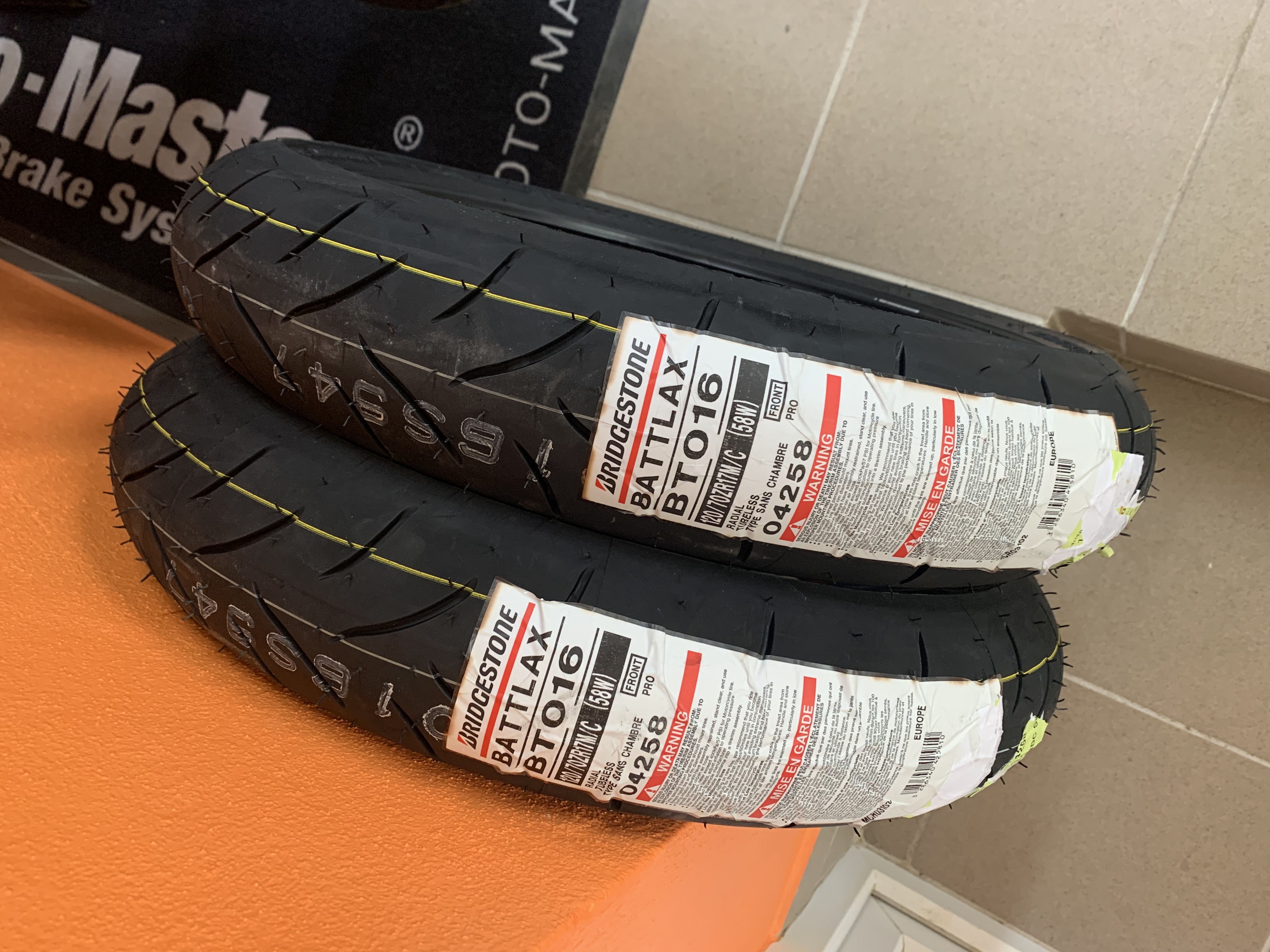 Predná 120/70/17 Bridgestone Battlax BT016 Pro