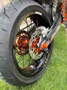 Padacie protektory zadnej vidlice KTM/HSQ 22mm Orange