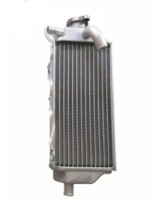 Chladič pravý Yamaha YZF 250 19-23,YZF 450 18-22,WRF 450 19-23,WRF 250 20-24