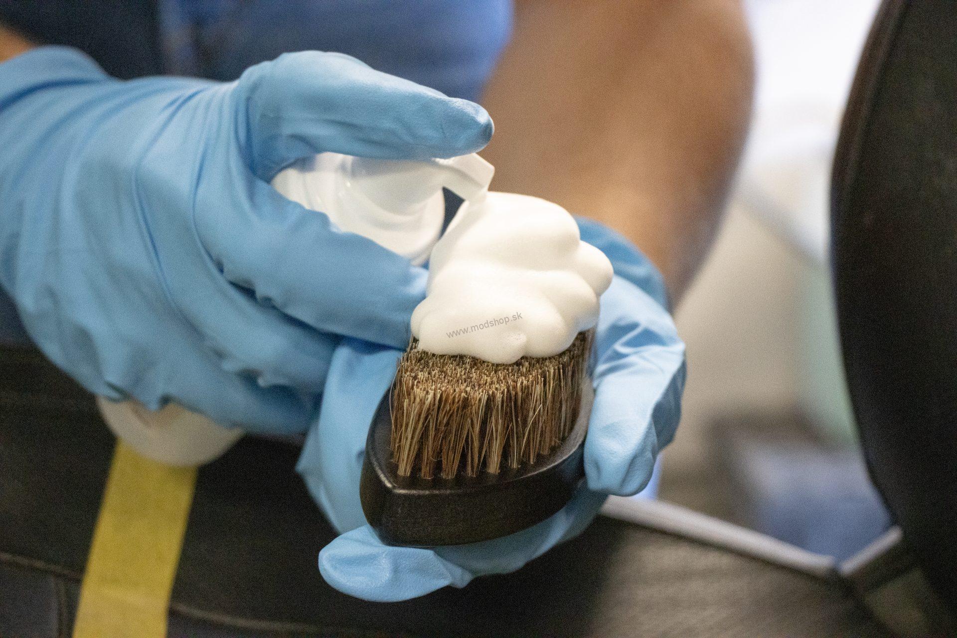 Koch Chemie Leather Brush - Kefa na kožu